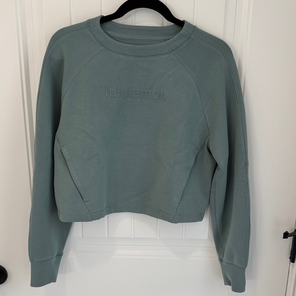 lululemon athletica Tops - Lululemon Smooth Spacer Cropped Pullover *Graphic